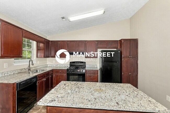 Building Photo - 3 Bedroom Pet-Friendly Home in Hampton, GA with Main Street Renewal