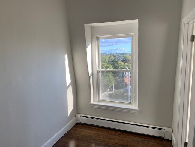 Building Photo - 38 Summer St