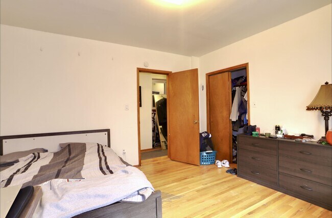 Building Photo - 939 Washington St