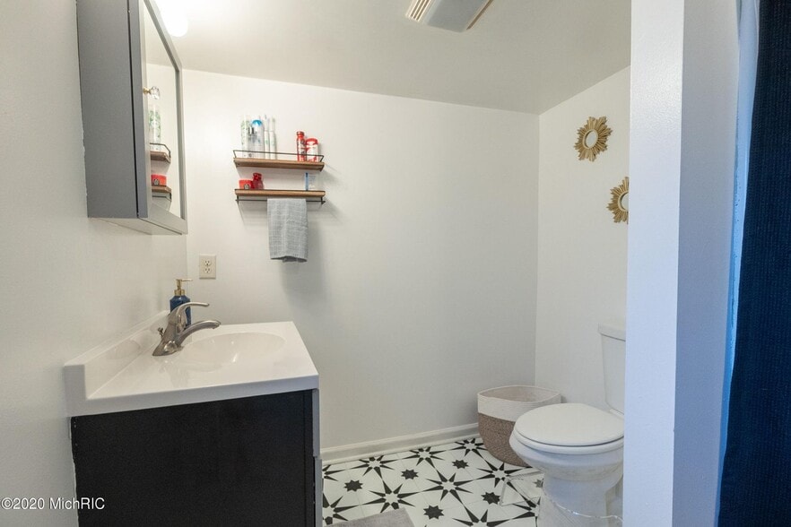 Building Photo - 416 5th St NW