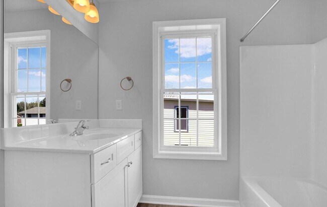 Building Photo - 2420 Lehman St