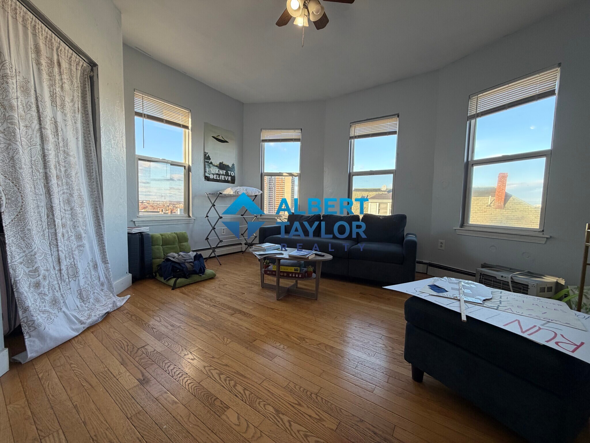 Living Area - 8 Eldora St