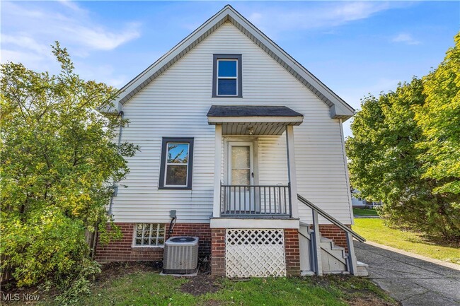 Building Photo - 19003 Cherokee Ave