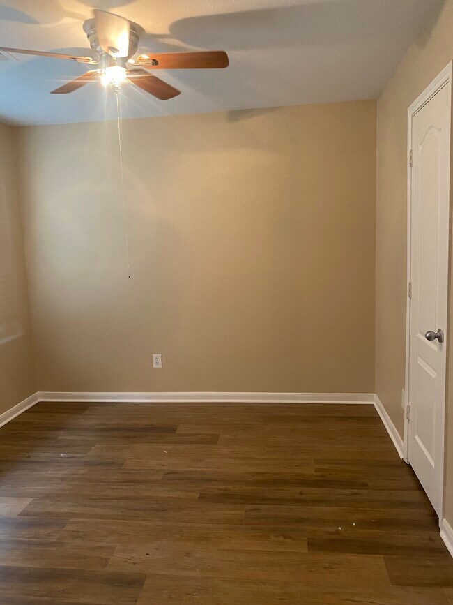 Building Photo - 14111 Prosperity Ridge Dr