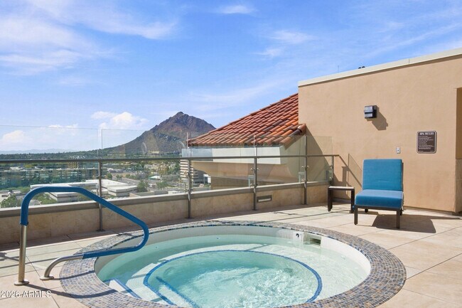 Building Photo - 7175 E Camelback Rd