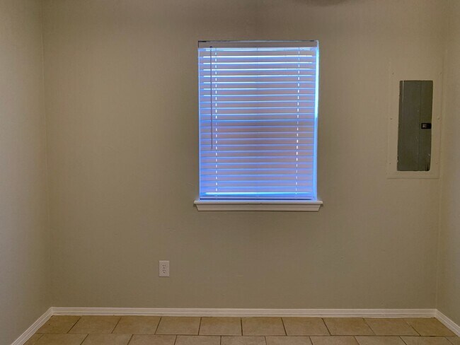 Building Photo - Welcome Home!