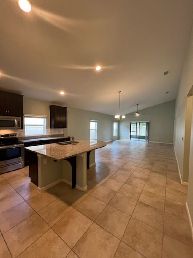 Building Photo - Sawgrass Lakes Home