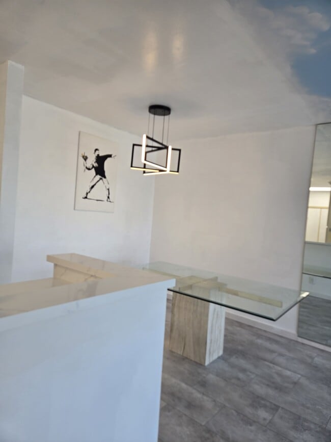 Building Photo - 8535 W Knl Dr