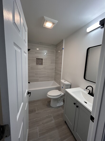 Building Photo - 116 Sherwood St