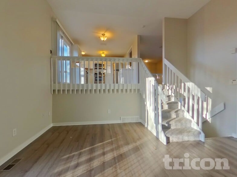 Building Photo - 3057 S Mobile Way