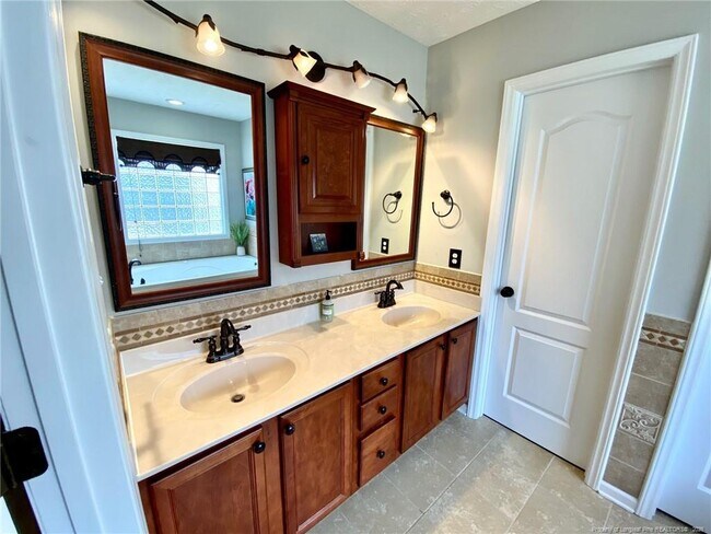 Building Photo - 3705 Lockerbie Ct