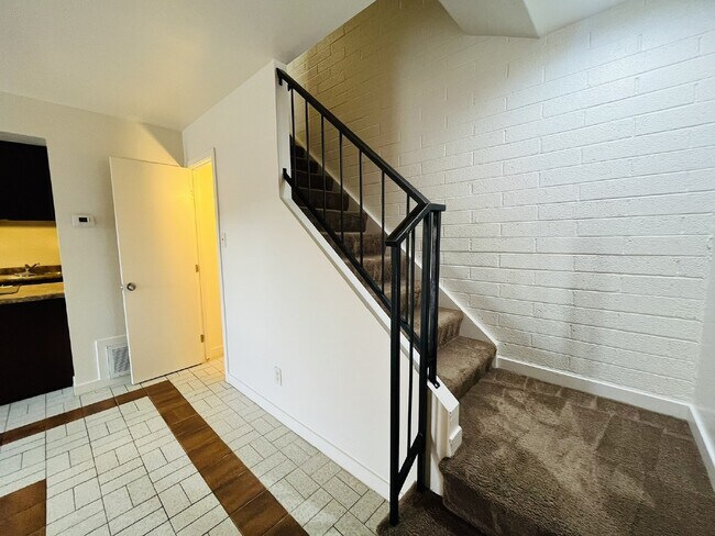 Building Photo - 5041 N 40th Ave