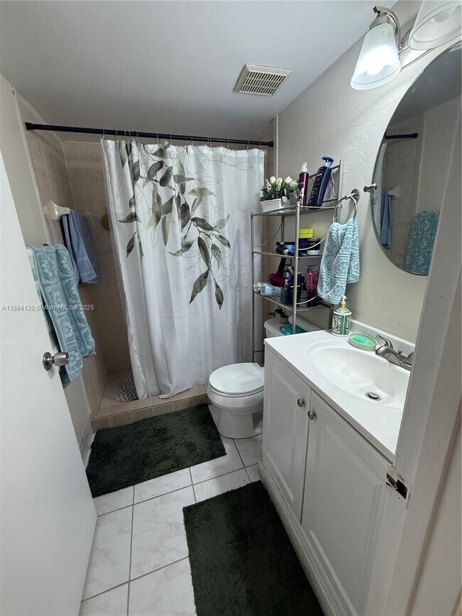 Building Photo - 12209 SW 14th Ln