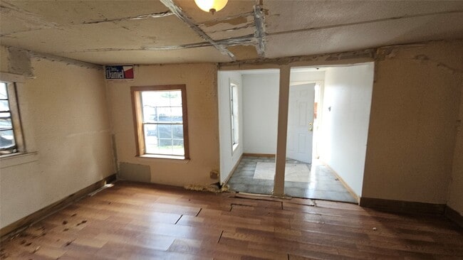 Building Photo - 6502 W Montgomery Rd