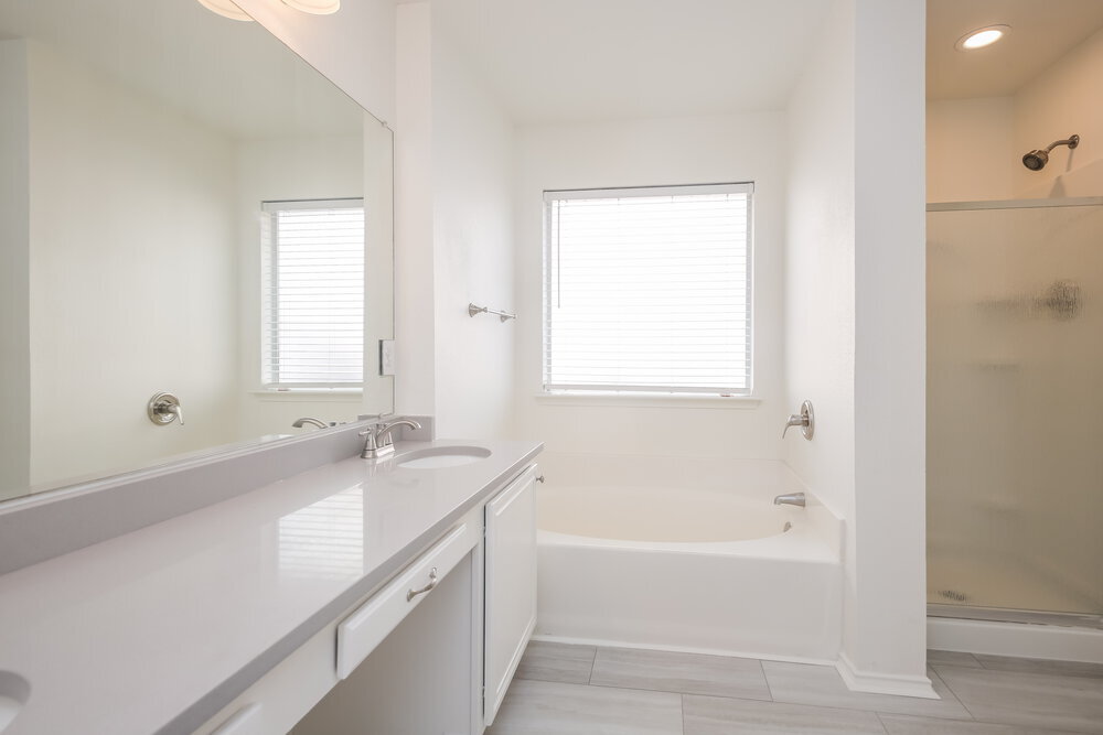 Building Photo - 828 Passive Dr