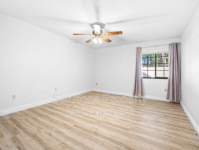 Building Photo - 751 Greenwood Manor Cir