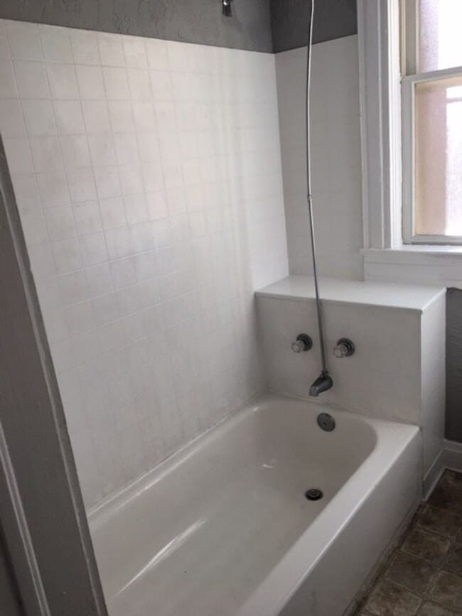 Building Photo - Coming Soon! Downtown Boise-Located close to everything!!