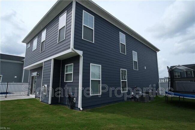 Building Photo - 309 Cairns Rd