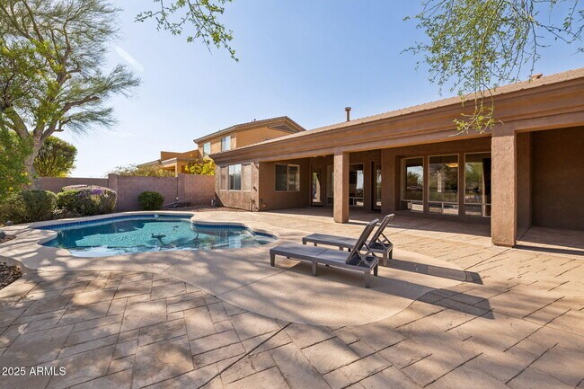 Building Photo - 13945 E Gail Rd