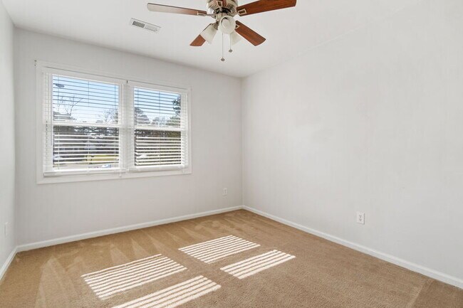 Building Photo - 1128 Grandy Ct