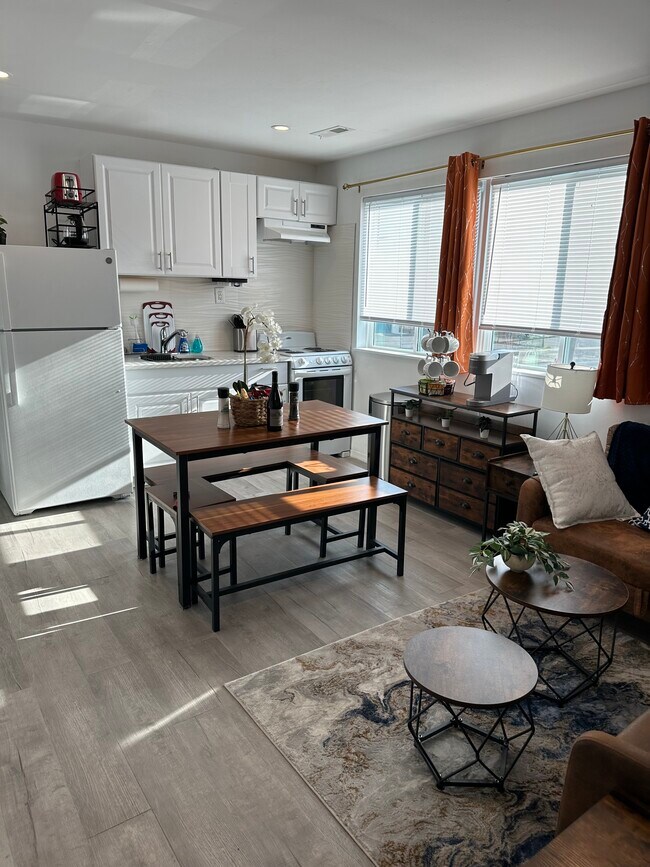 Primary Photo - 3826 W 9th St