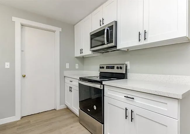 Building Photo - Beautiful 3 Bedroom Home on Spacious Lot in Federal Way