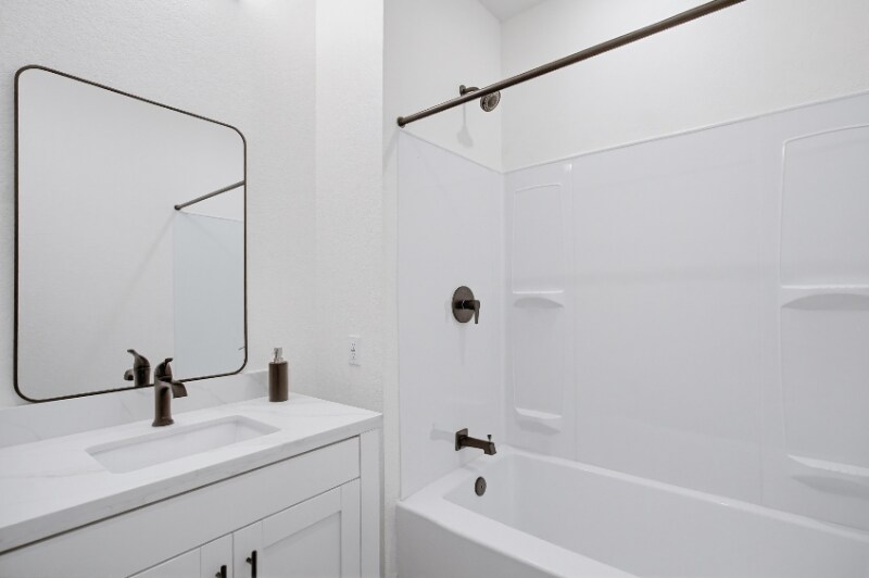 Building Photo - 3042-3044 J St