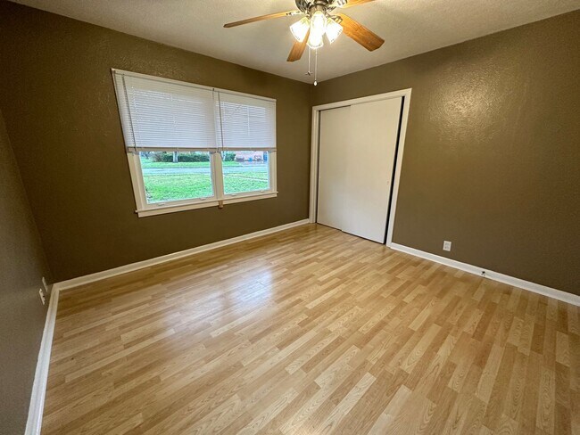 Building Photo - 606 Wilshire - 4/Bed 2/Bath