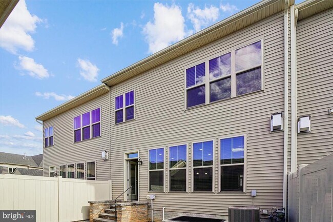 Building Photo - 3038 Jacobs Garden Ln