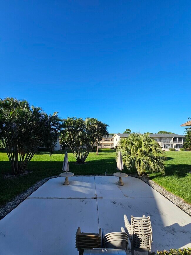 Building Photo - 114 Norwich E