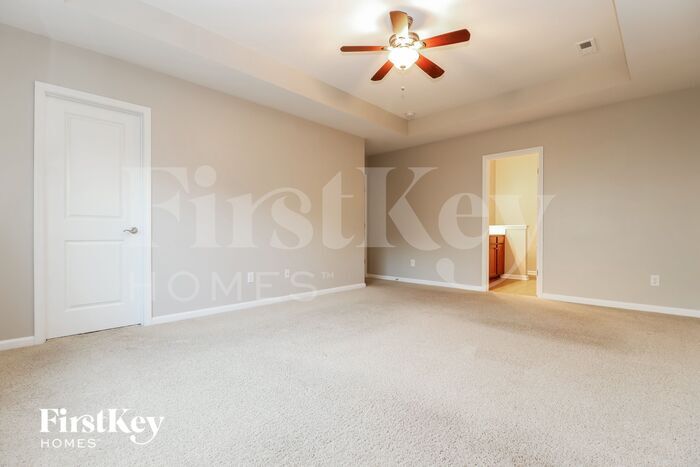 Building Photo - 9023 Hema Ln