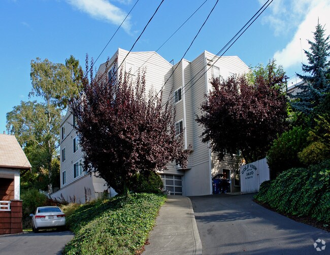 Golf View Apartments 1410 W Raye St Seattle WA 98119 Apartment Finder