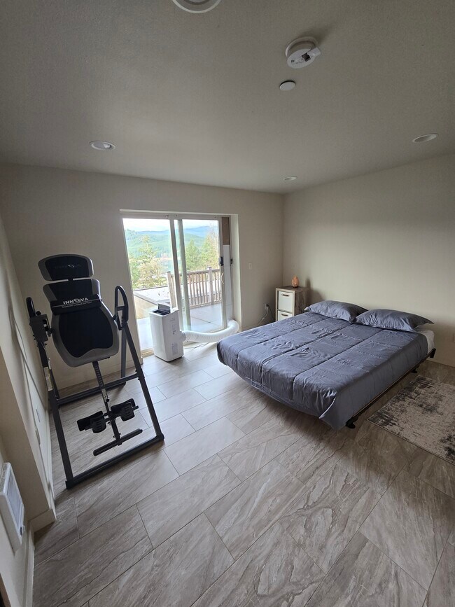 Building Photo - 6308 Lake Pointe Wy