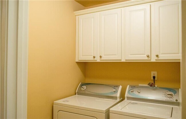 Building Photo - 2627 Gadsen