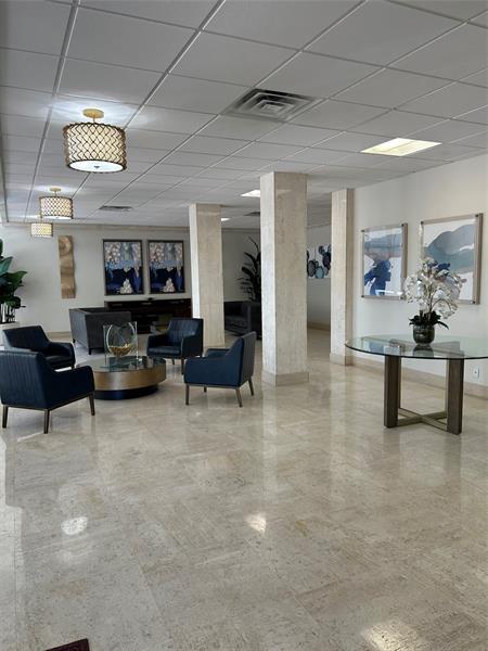 Building Photo - 305 N Pompano Beach Blvd