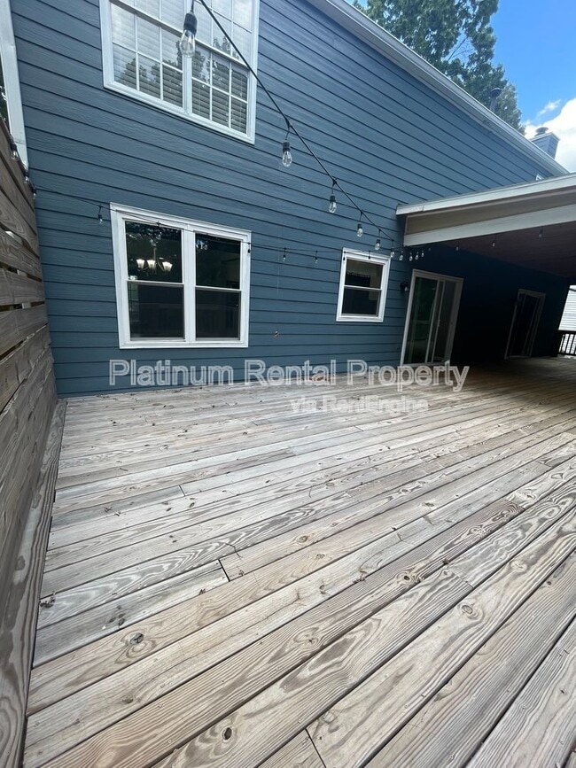 Building Photo - 3757 Peachtree Corners Cir