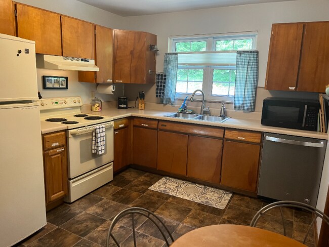 Building Photo - 3732 Timber Cir
