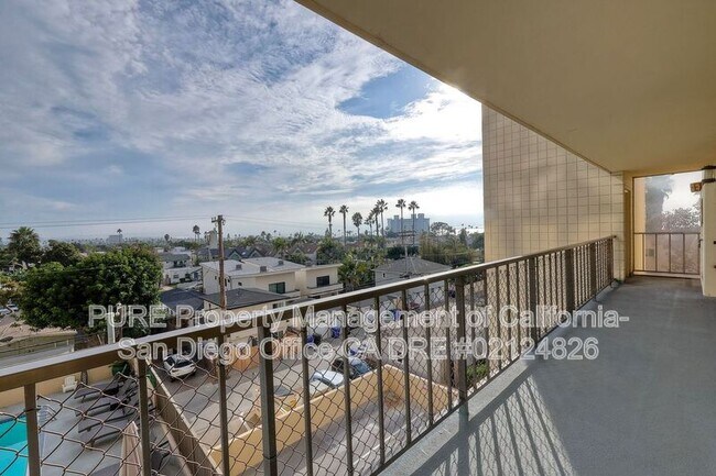 Building Photo - 4944 Cass St