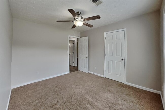 Building Photo - 1096 Sham Pointe Dr