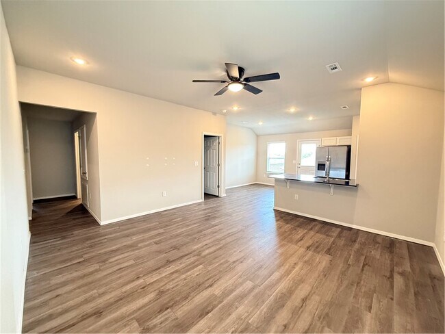 Building Photo - 831 Fairlane St