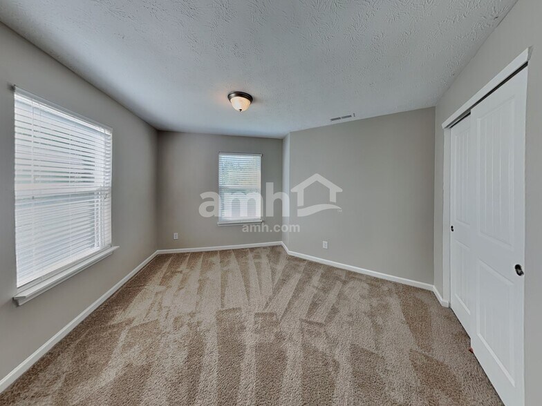Building Photo - 1183 Fiesta Dr