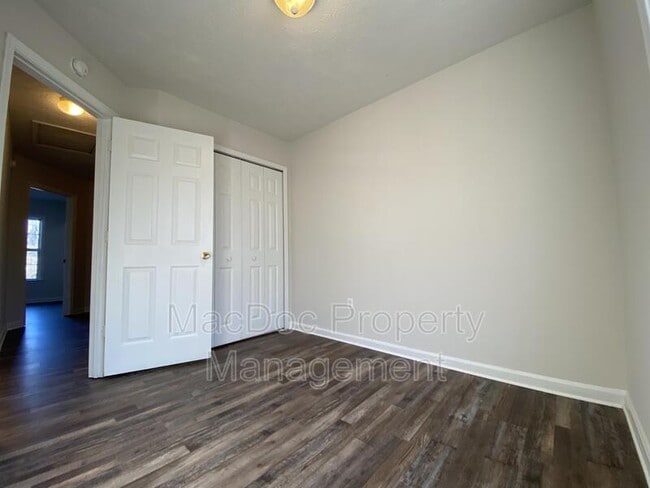 Building Photo - 9609 Coventry Creek Dr