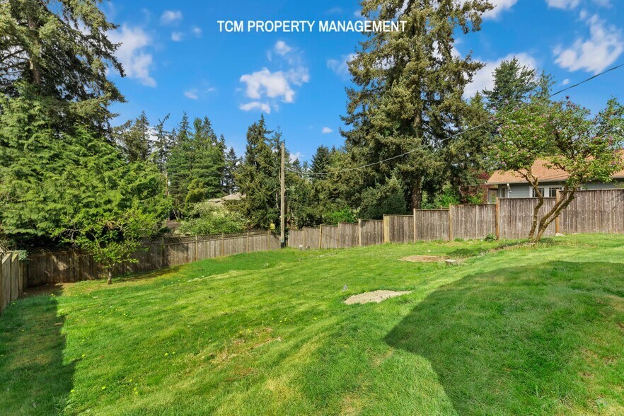 Building Photo - 14535 8th Ave NE