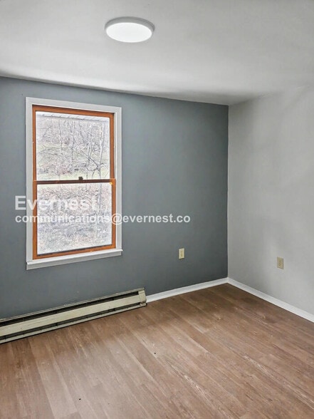 Building Photo - 187 Glenn St