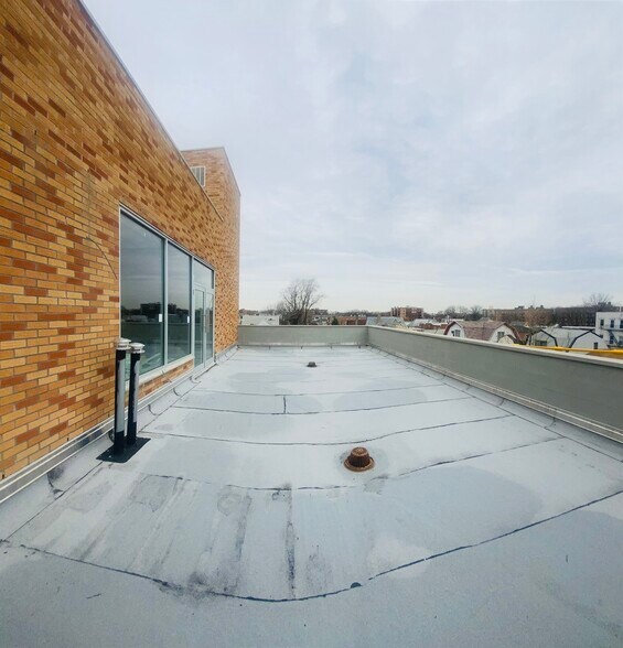 Building Photo - 2068 E 14th St