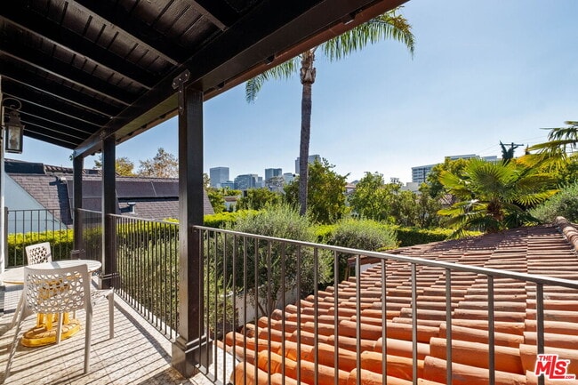 Building Photo - 6677 Maryland Dr