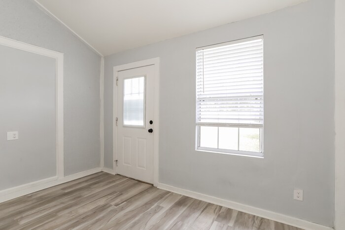 Building Photo - 11425 John Dory Way