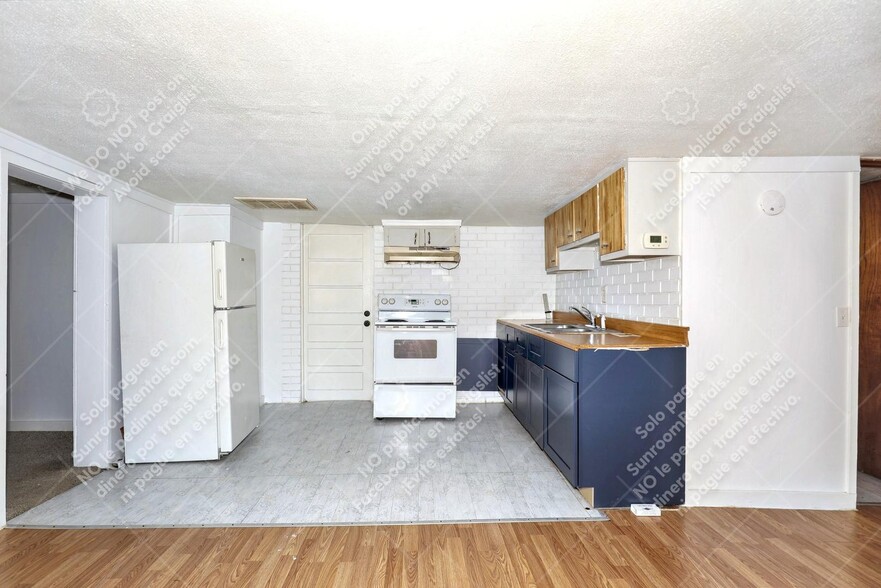 Building Photo - 832 Waldemere Ave