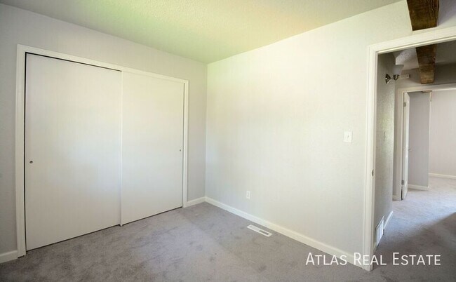Building Photo - 4517 Driftwood Pl