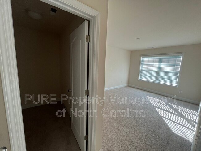 Building Photo - 5302 Tilley Manor Dr